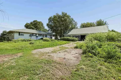 1742 520th Ave, Deep River, IA 52222