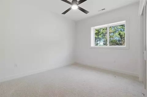 Bedroom - 802 Crestview Dr, Solon, IA 52333 photo 5 of 10