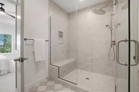 Bath - 802 Crestview Dr, Solon, IA 52333 photo 2 of 4