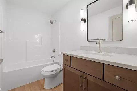 Bath - 802 Crestview Dr, Solon, IA 52333 photo 4 of 4