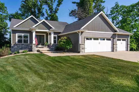 5351 Wild Rye Ct SE, Cedar Rapids, IA 52403