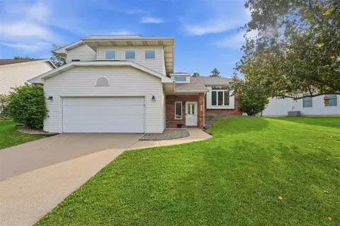 800 Pepper Dr, Iowa City, IA 52240