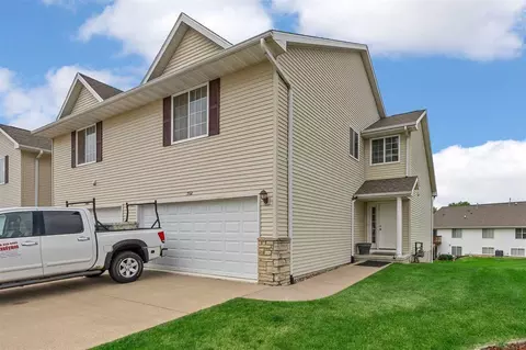 3502 Stoneview Cir SW, Cedar Rapids, IA 52404