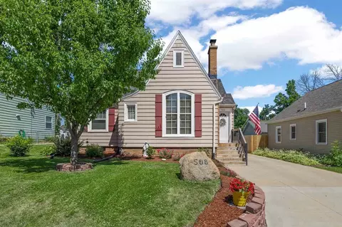 508 26th St SE, Cedar Rapids, IA 52403