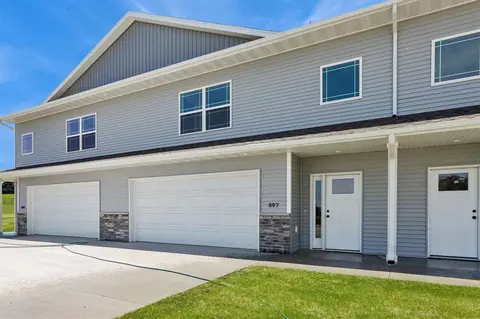 901 North St, Williamsburg, IA 52361