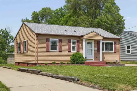 2432 9th Ave SW, Cedar Rapids, IA 52404