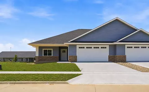 215 Timberline Ter # B, Kalona, IA 52247
