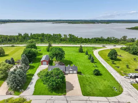 2765 Jeremy Ct NW, Swisher, IA 52338