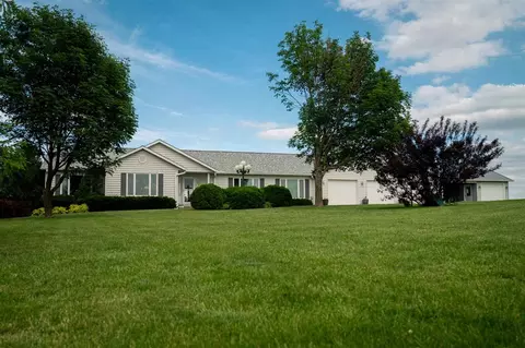 3559 40th St, Grinnell, IA 50112