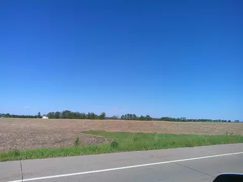 0000 Sand Rd, Iowacity, IA 52240