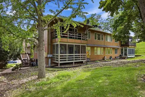 1726 Pikes Peak Ct NE, Cedar Rapids, IA 52402
