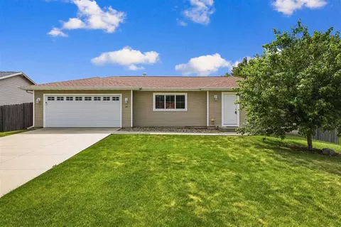 250 S 21st Street Ct, Marion, IA 52302