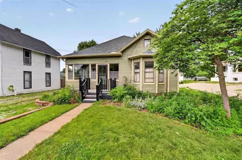 709 N Calhoun St, West Liberty, IA 52776