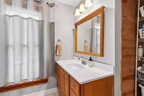 Bath - 180 E 3rd St, Riverside, IA 52327 photo 2 of 3