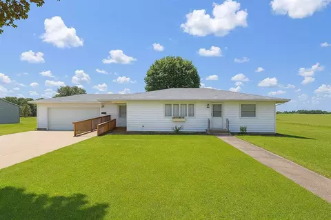 907 Mckinley Ave, Lowden, IA 52255