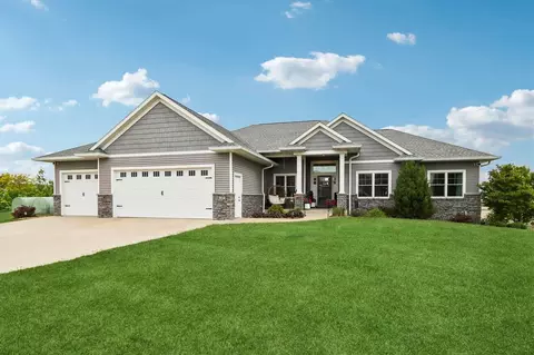 600 Dane Ct, Williamsburg, IA 52361