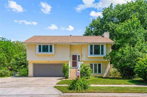 1156 Briar Dr, Iowa City, IA 52240