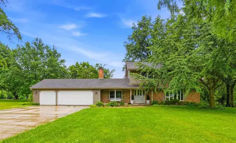 4331 Oakridge Trl NE, Iowa City, IA 52240