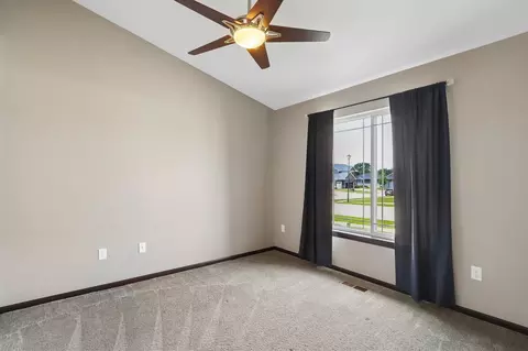 Bedroom - 3000 Sunflower St, Ely, IA 52227 photo 4 of 8