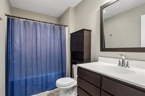 Bath - 3000 Sunflower St, Ely, IA 52227 photo 3 of 4