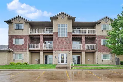 460 Bradley Pl, North Liberty, IA 52317