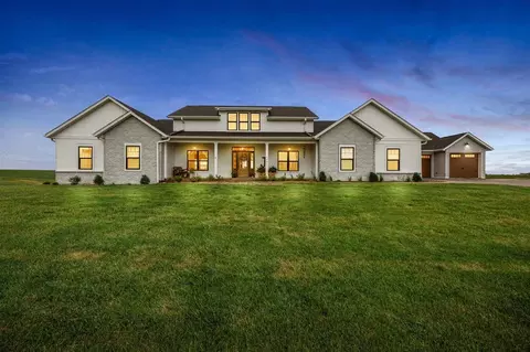 1904 Charles Ave, West Branch, IA 52358