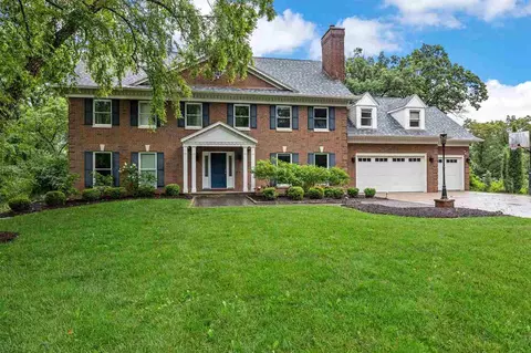 3016 Forest Gate Cir, Iowa City, IA 52240