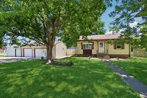 71 S Ella St, Riverside, IA 52327
