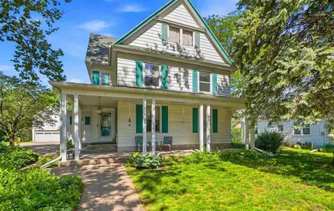 601 S Iowa, Washington, IA 52353