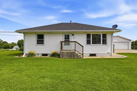 272 28th Ave SW, Cedar Rapids, IA 52404