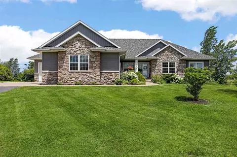 3352 Southridge Dr, Amana, IA 52203