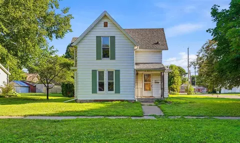 632 E Jefferson St, Washington, IA 52353