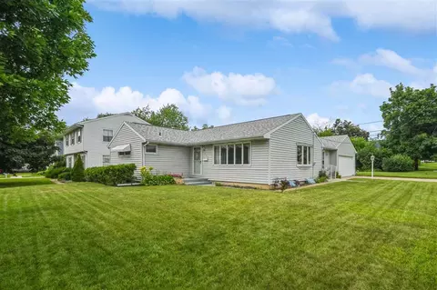 1000 29th St NE, Cedar Rapids, IA 52402
