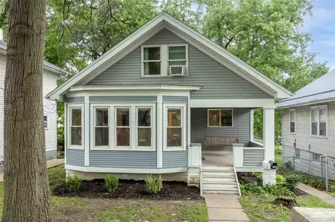 525 S Lucas St, Iowa City, IA 52240