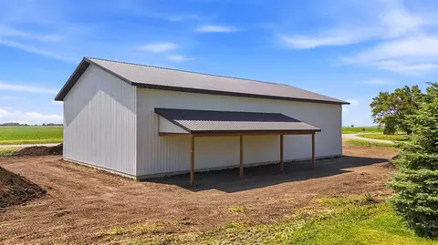 2771 Havre Ln, Washington, IA 52353