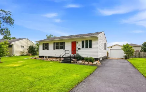 1403 Plum St, Iowa City, IA 52240