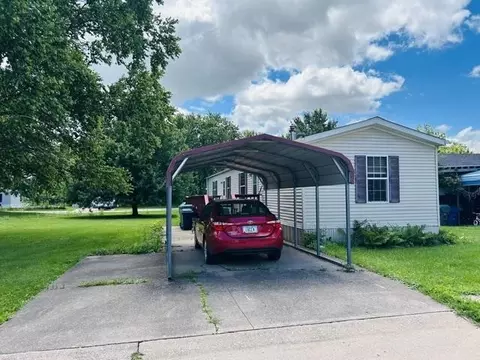 300 S Columbus St, West Liberty, IA 52776