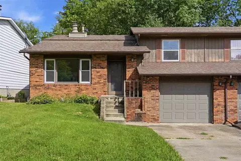 1912 N Ridge Dr, Coralville, IA 52241