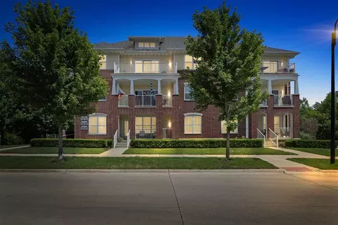 1114 Swisher St, Iowacity, IA 52240