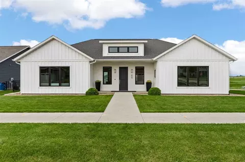 815 16th Ave SW, Mount Vernon, IA 52314