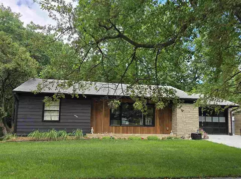 111 Montrose Ave, Iowa City, IA 52245