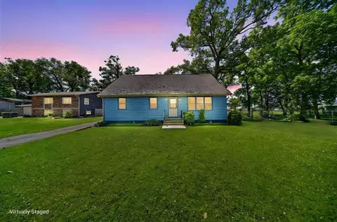 113 Chaffee, Hiawatha, IA 52233