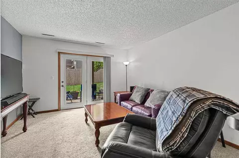 429 6th Ave, Coralville, IA 52241