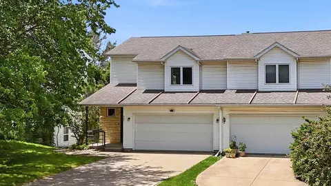992 22nd Ave, Coralville, IA 52241