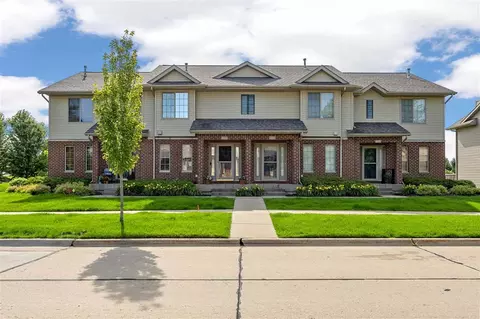 216 Camden Rd, Iowa City, IA 52245