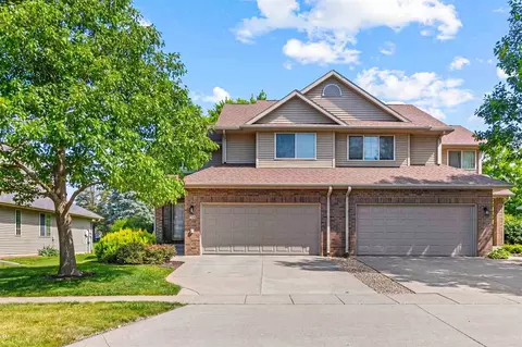 30 E Weston Dr, North Liberty, IA 52317