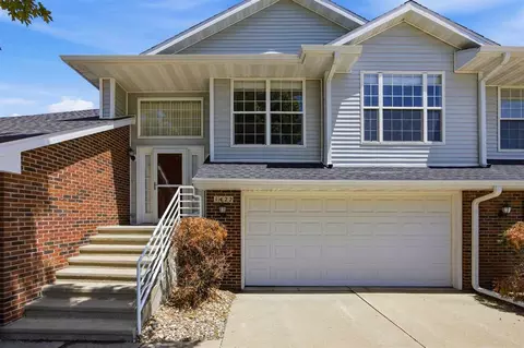 1422 Crossings Ct, Cedar Rapids, IA 52402