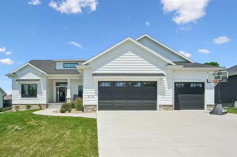 6118 NE Rapids Ridge Rd, Cedar Rapids, IA 52411