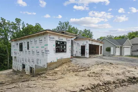 Exterior - 3931 NW Windfall Dr, Cedar Rapids, IA 52405 photo 2 of 5