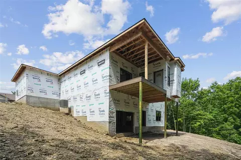 Exterior - 3931 NW Windfall Dr, Cedar Rapids, IA 52405 photo 4 of 5
